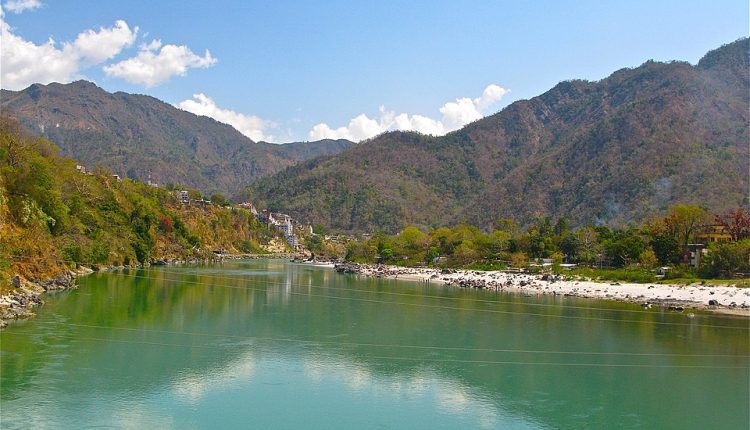 Ganges_and_the_Shivalik_ranges,_near_Rishikesh