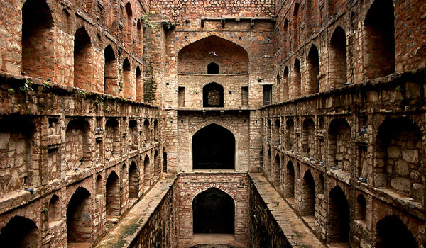 Agrasen ki Baoli,