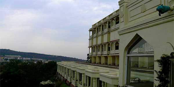 Noor us sabah palace