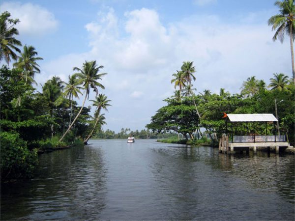 Punnamada Lake in Alleppey