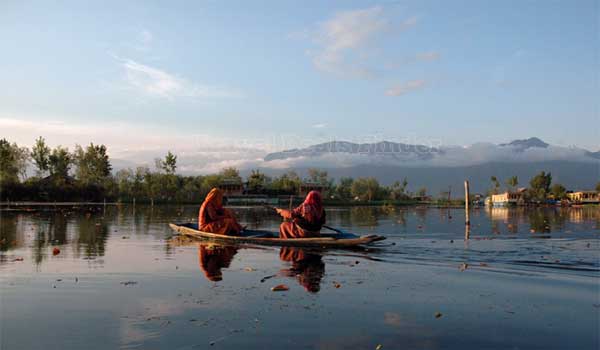 Srinagar Houseboat