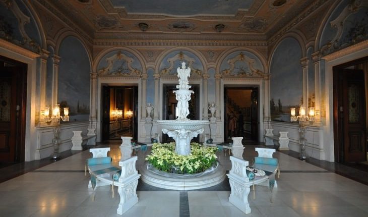 the majestic falaknuma palace