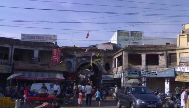 shopping-in-chowk-lucknow-1024x768